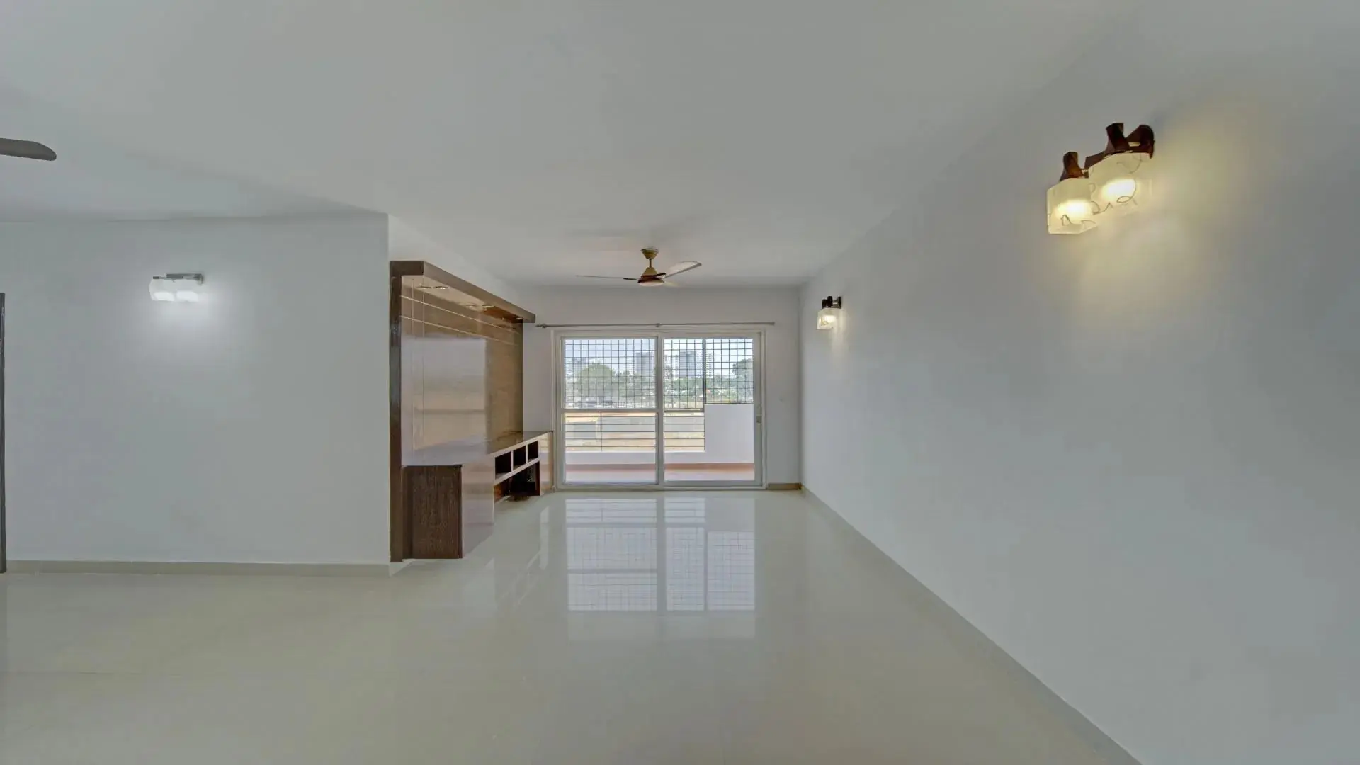 Living room_front1.jpg